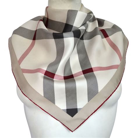 foulard burberry femme soldes